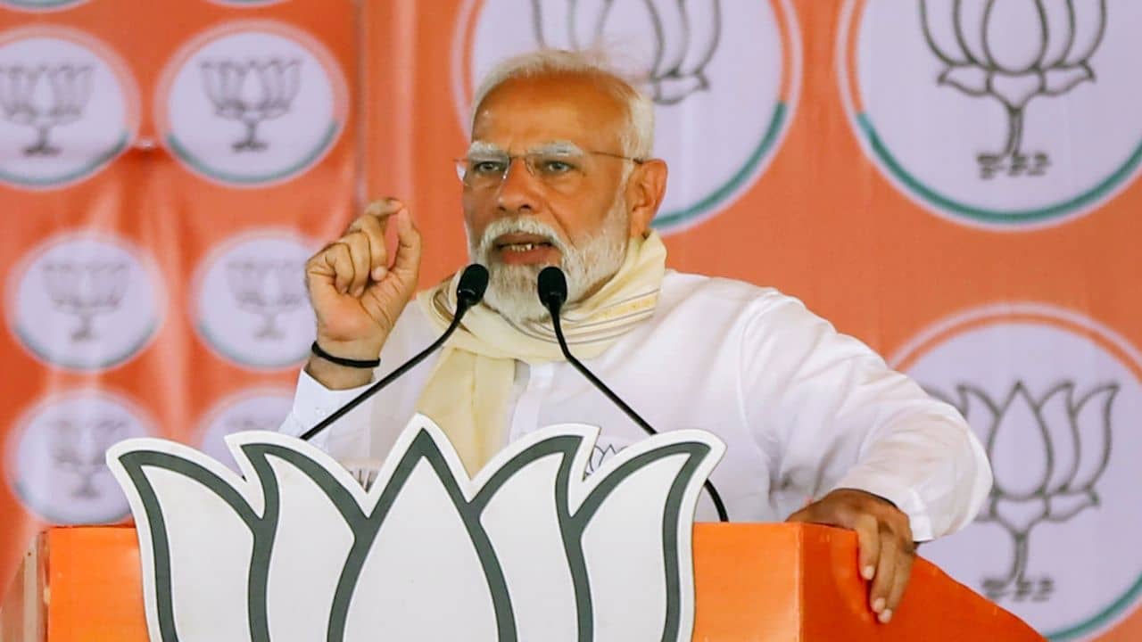 যারা আতঙ্ক সাপ্লাই করত, তারাই আজ আটার জন্য লড়ছে, কাকে খোঁচা দিলেন প্রধানমন্ত্রী?