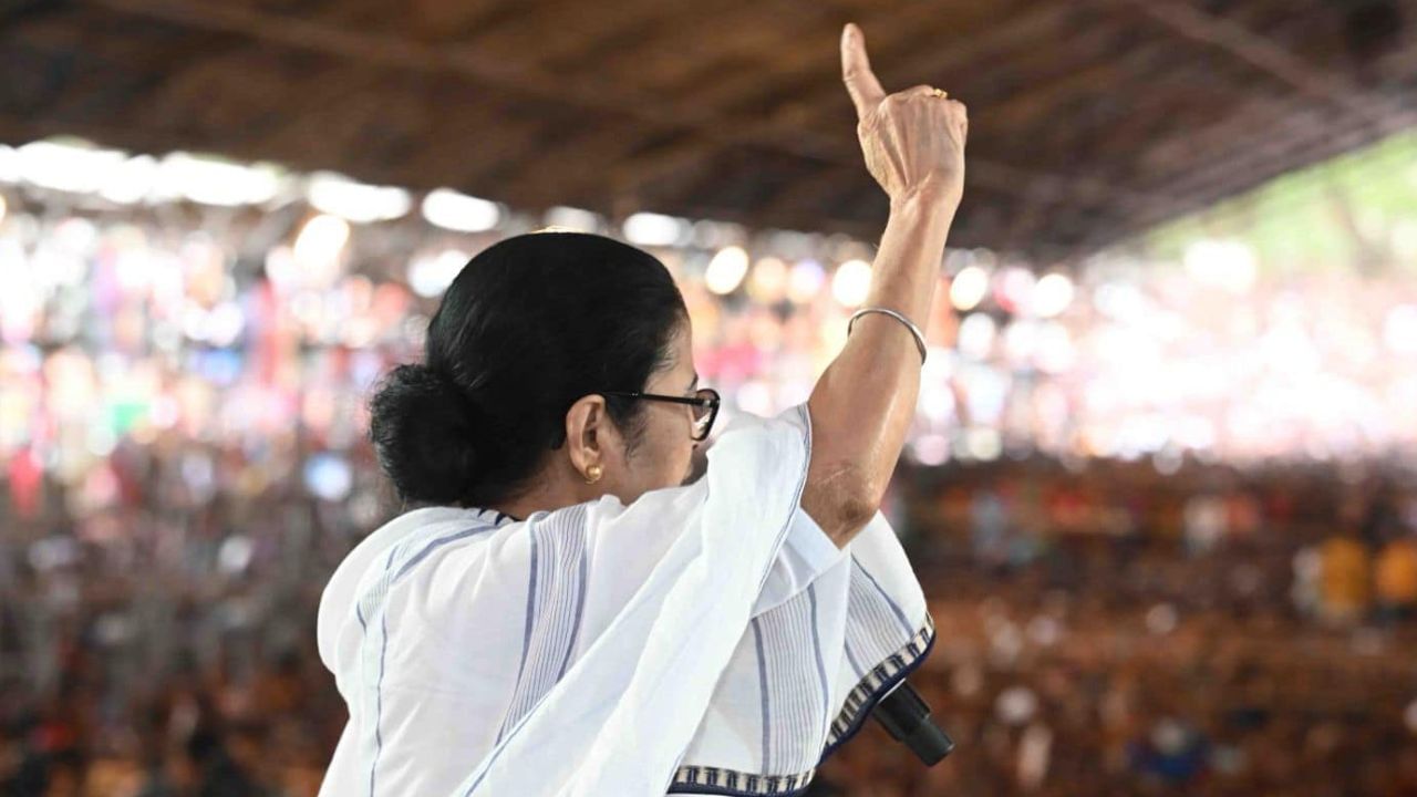 Mamata Banerjee: 'দেশটাকে জেল বানিয়ে দিয়েছে', প্রধানমন্ত্রীকে আক্রমণ মমতার