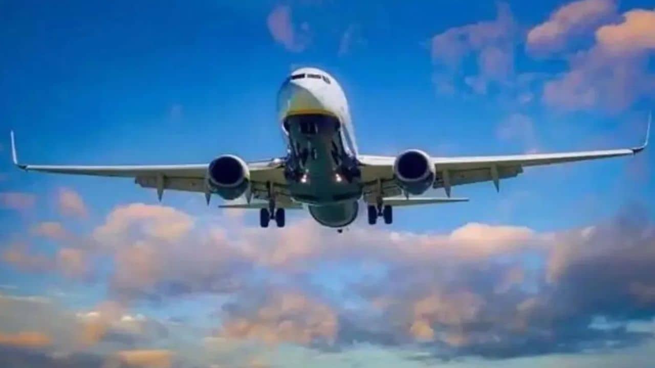 Dumdum Airport: কলকাতাই বাঁচিয়ে দিল, শতাধিক যাত্রী নিয়ে মাঝ আকাশে বিপদে বিমান