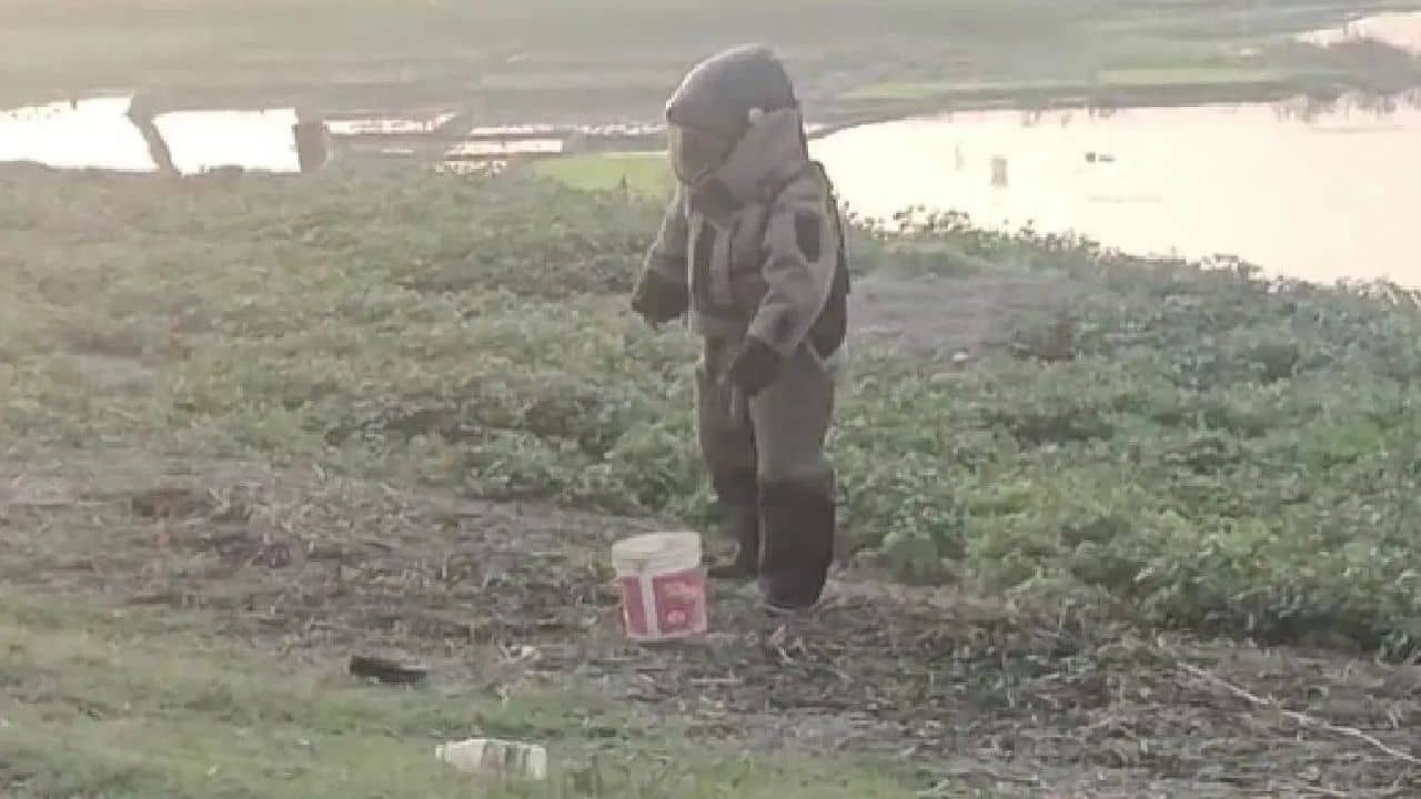 Bomb Recover: মুর্শিদাবাদে তো বিরাট স্টক বোমার! এবার ইসলামপুর