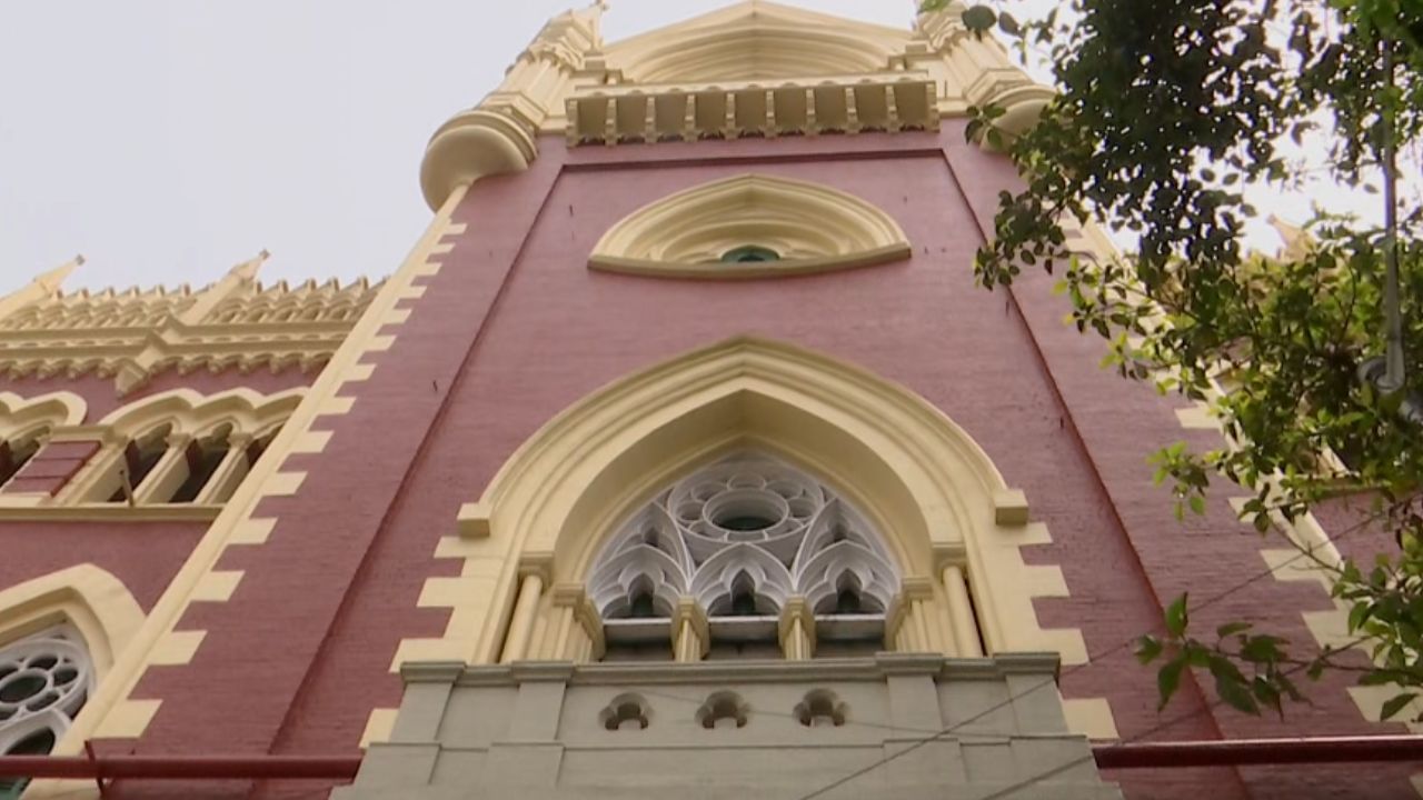 Calcutta HC: পটাশপুরে সৌমেন্দুর রোড শোয়ের আগে বোমাবাজি, এনআইএ তদন্ত চেয়ে গেলেন হাইকোর্টে Calcutta HC: পটাশপুরে সৌমেন্দুর রোড শোয়ের আগে বোমাবাজি, এনআইএ তদন্ত চেয়ে গেলেন হাইকোর্টে