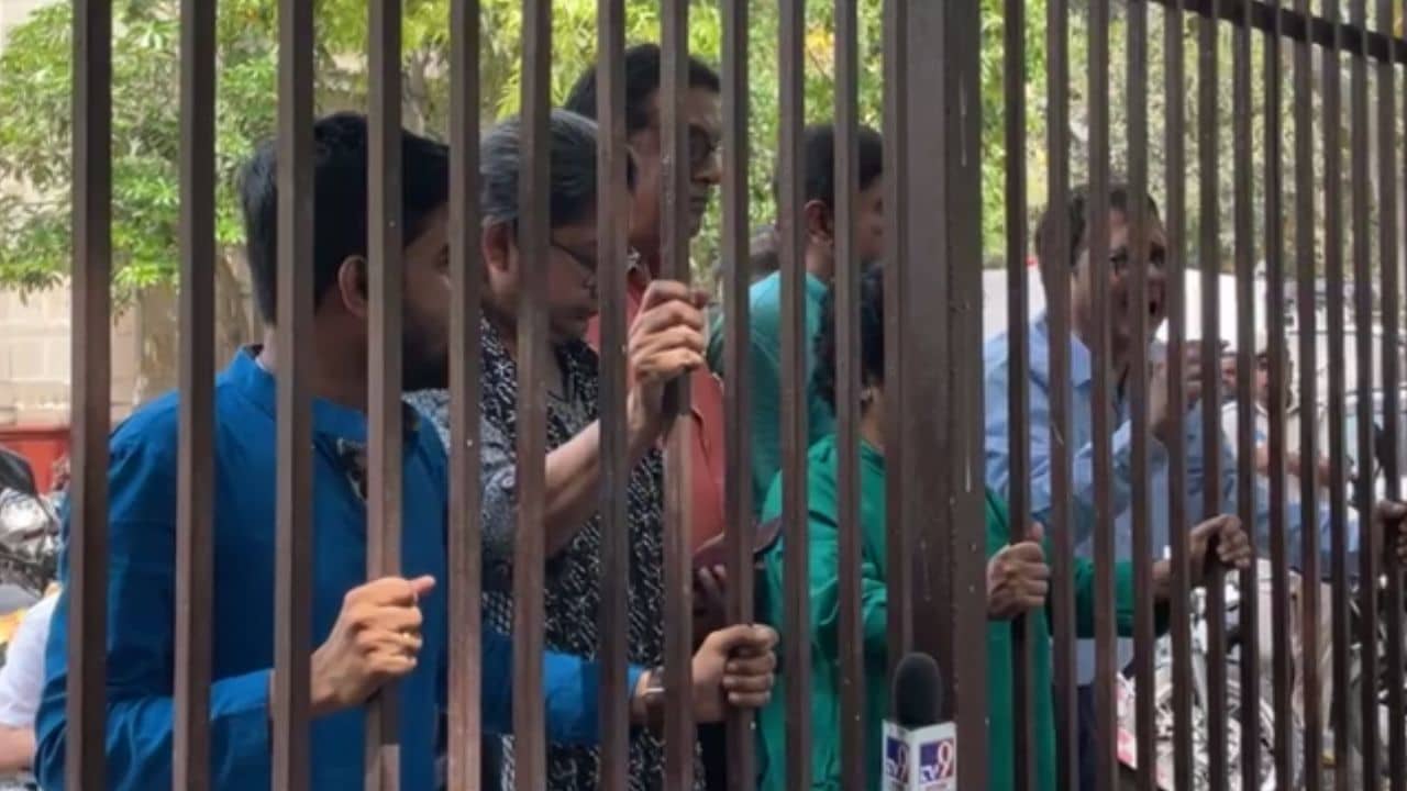 TMC: দিল্লি পুলিশ বলছে, কখন ছেড়ে দিয়েছি, দোলারা বলছেন, মিথ্যা কথা...