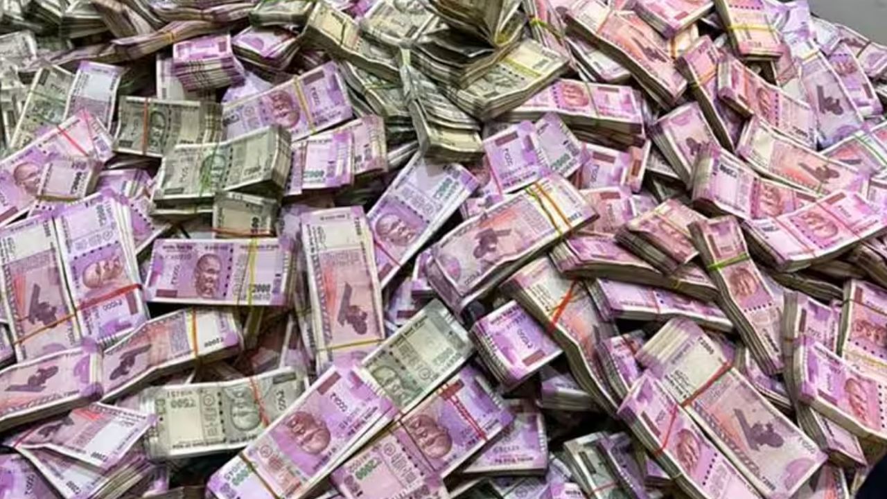 Money Recover: ফের শহরে কোটি কোটি টাকা উদ্ধার, আড়াই কোটির গয়নাও