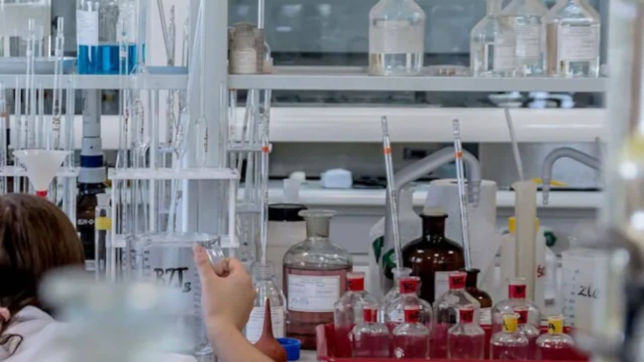 Science Powerhouse: ভারতের অর্থনীতির সঙ্গে হাত ধরাধরি করে এগোচ্ছে বিজ্ঞান-গবেষণাও, বলছে নেচার পত্রিকা