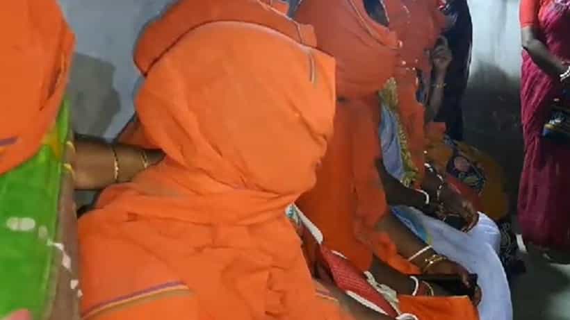 Raigunj: ভোটের স্লিপ দিতে গিয়ে যুবতীর সঙ্গে অশালীন আচরণের অভিযোগ, সন্দেশখালির টিম গেল রায়গঞ্জে