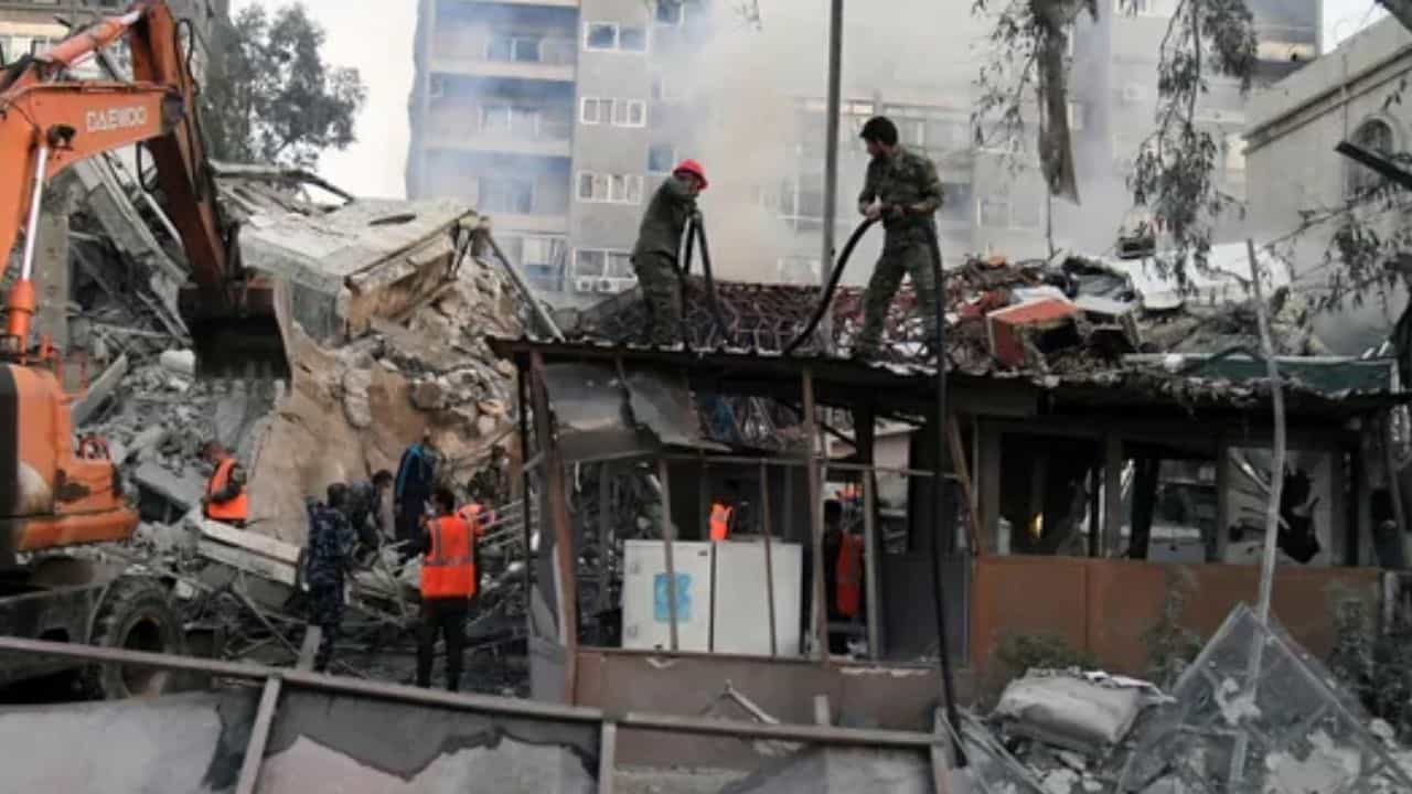Syria: ইরানি কনস্যুলেটে ইজরায়েলের এয়ার স্ট্রাইক, নিহত ১১ Syria: ইরানি কনস্যুলেটে ইজরায়েলের এয়ার স্ট্রাইক, নিহত ১১