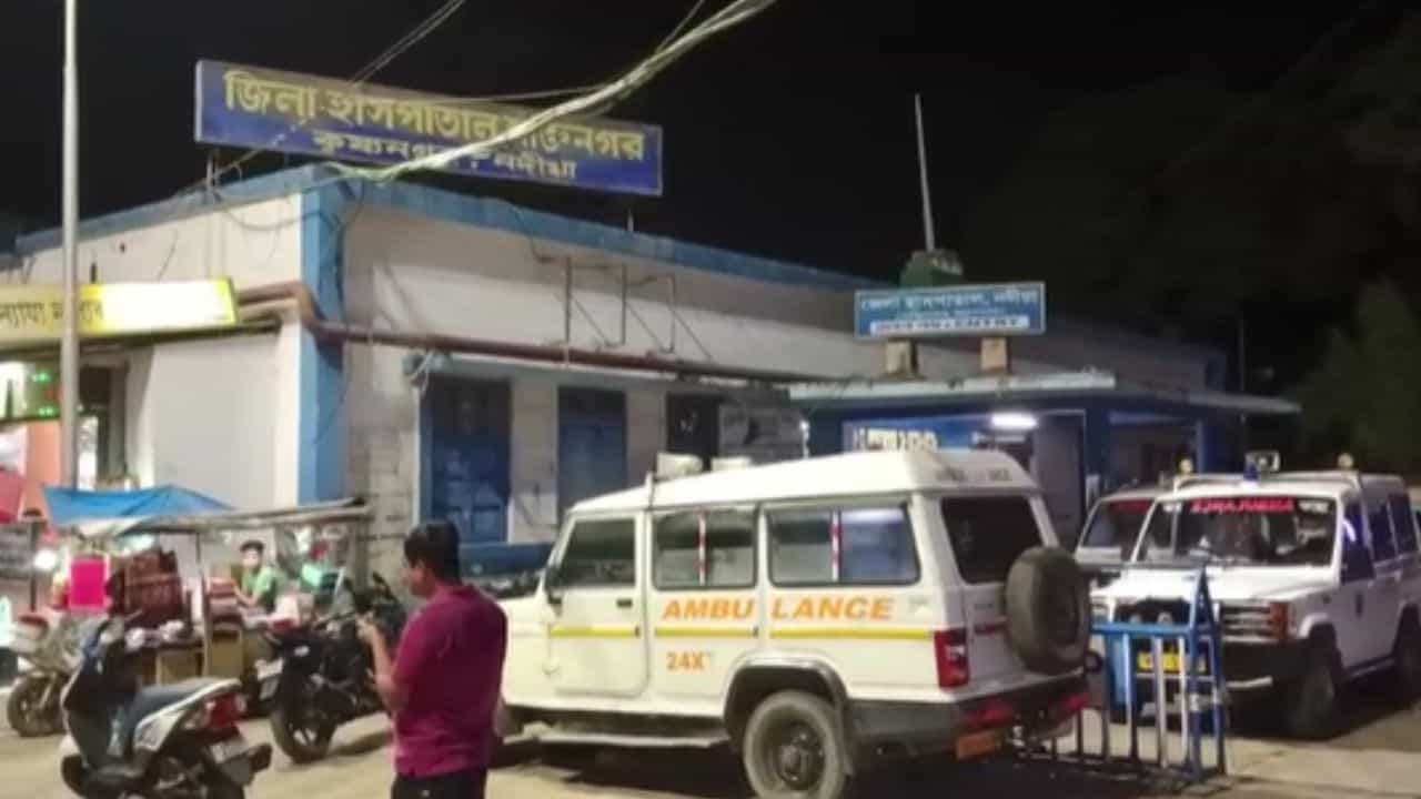 Chapra: ভ্যানবোঝাই গরু, তৃণমূল সমর্থককে অন্ধকার মাঠে নিয়ে গিয়ে... Chapra: ভ্যানবোঝাই গরু, তৃণমূল সমর্থককে অন্ধকার মাঠে নিয়ে গিয়ে...