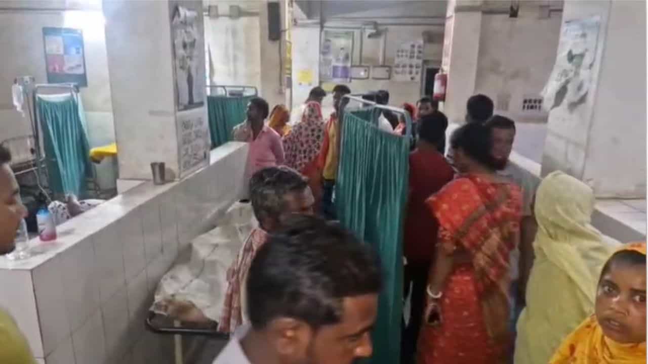 Maldah: প্রতিবেশীর বাগানের ভুট্টা তোলাই হল 'অপরাধ', খুন হলেন জামালউদ্দিন Maldah: প্রতিবেশীর বাগানের ভুট্টা তোলাই হল 'অপরাধ', খুন হলেন জামালউদ্দিন