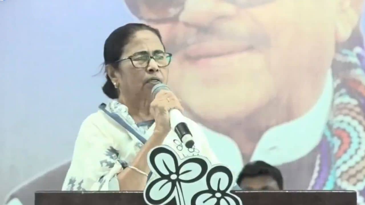 Mamata Banerjee on Surinderjeet Singh: গত ২ বারের ভোটে কীভাবে জিতেছেন আলুওয়ালিয়া? জানিয়ে দিলেন মমতা