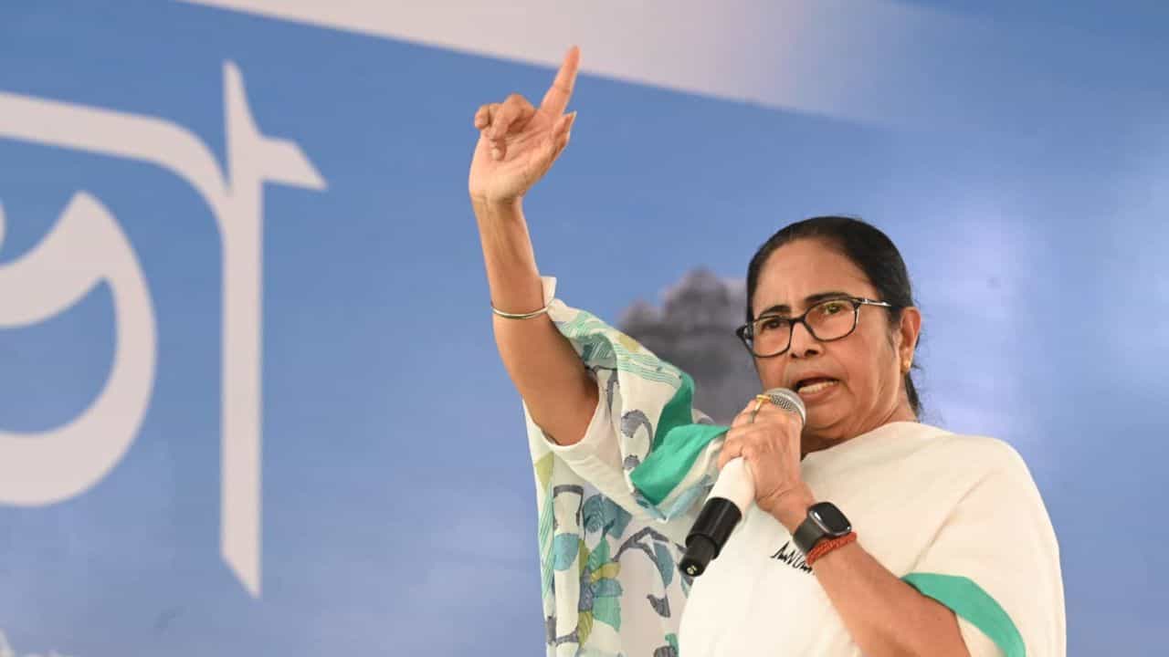 Mamata Banerjee: সিপিএমের দায়িত্ব আমি নেব না: মমতা Mamata Banerjee: সিপিএমের দায়িত্ব আমি নেব না: মমতা