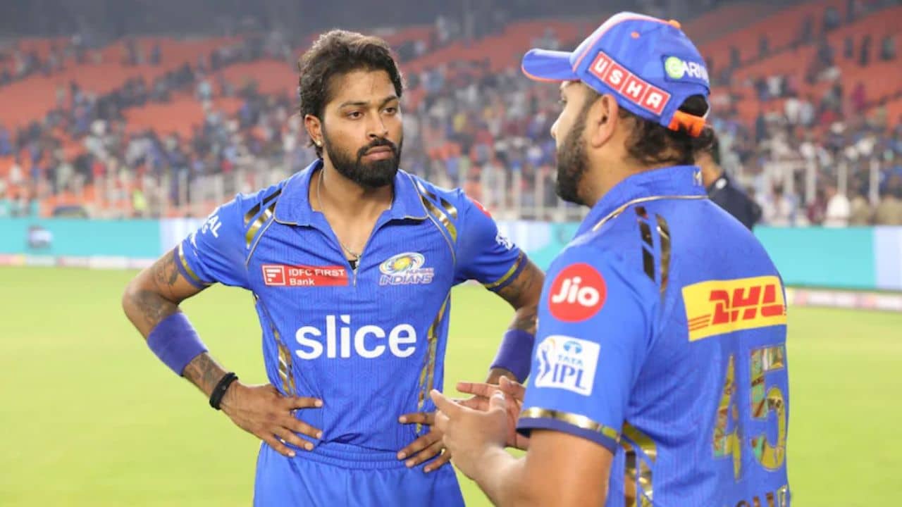 Rohit Sharma: ধোনি যদি পারে, রোহিত নয় কেন... ক্যাপ্টেন্সি বিতর্কে মুম্বই ইন্ডিয়ান্সকে কাঠগড়ায় দাঁড় করালেন অজি কিংবদন্তি