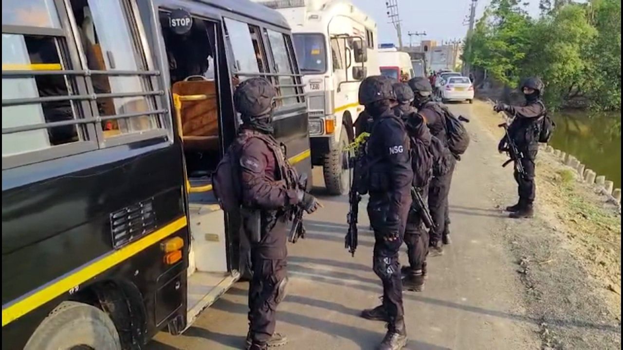 NSG in Sandeshkhali: সন্দেশখালি যেন ‘যুদ্ধক্ষেত্র’, কেন হঠাৎ মাঠে নামল NSG?