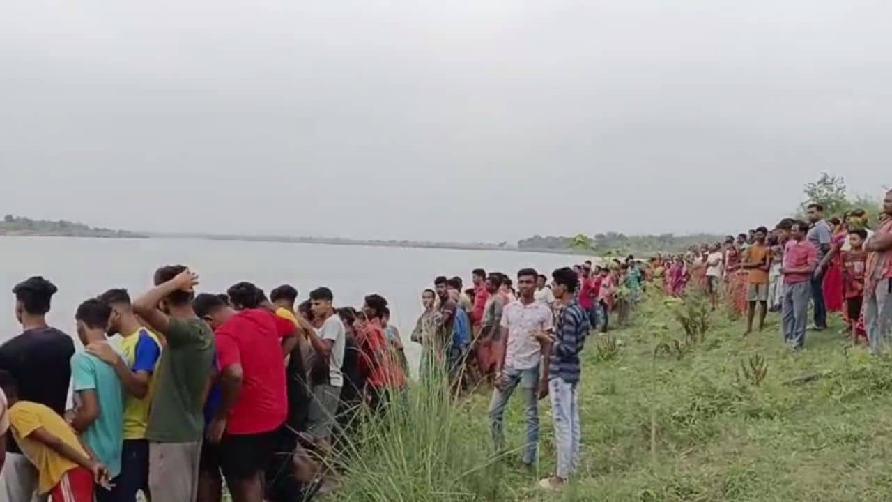 Nadia: গঙ্গায় নেমেছিল, ভাই এখনও নিখোঁজ, বোন মৃত