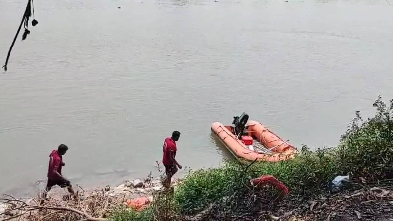 Nadia: পয়লা বৈশাখের সকালে নদীতে স্নানে নেমে তলিয়ে গেল দুই বন্ধু, উদ্ধার একজনের নিথর দেহ, খোঁজ নেই অন্যজনের