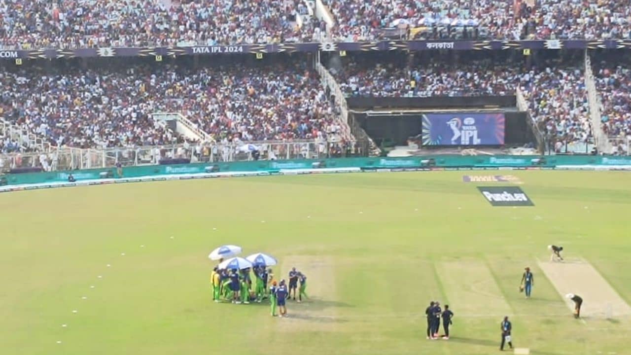 IPL 2024: প্রচন্ড গরম থেকে বাঁচতে মাঠেই কোহলিদের জন্য ছাতার ব্যবস্থা