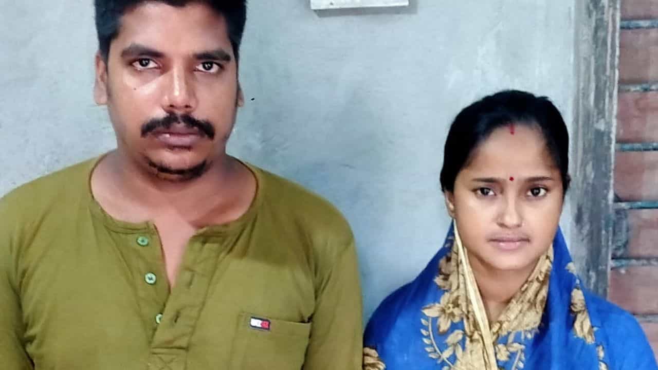 Nandigram: পাড়ার মধ্যে থেকে এরা দু'জন 'এতবড়' কারবার করছিলেন কেউ বোঝেওনি, পরে জানাজানি হতেই মাথায় হাত প্রতিবেশীদের Nandigram: পাড়ার মধ্যে থেকে এরা দু'জন 'এতবড়' কারবার করছিলেন কেউ বোঝেওনি, পরে জানাজানি হতেই মাথায় হাত প্রতিবেশীদের