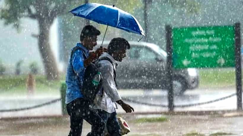 Rain Forecast: ধেয়ে আসছে বৃষ্টি, কিছুক্ষণের মধ্যেই ভিজবে এই জেলাগুলি