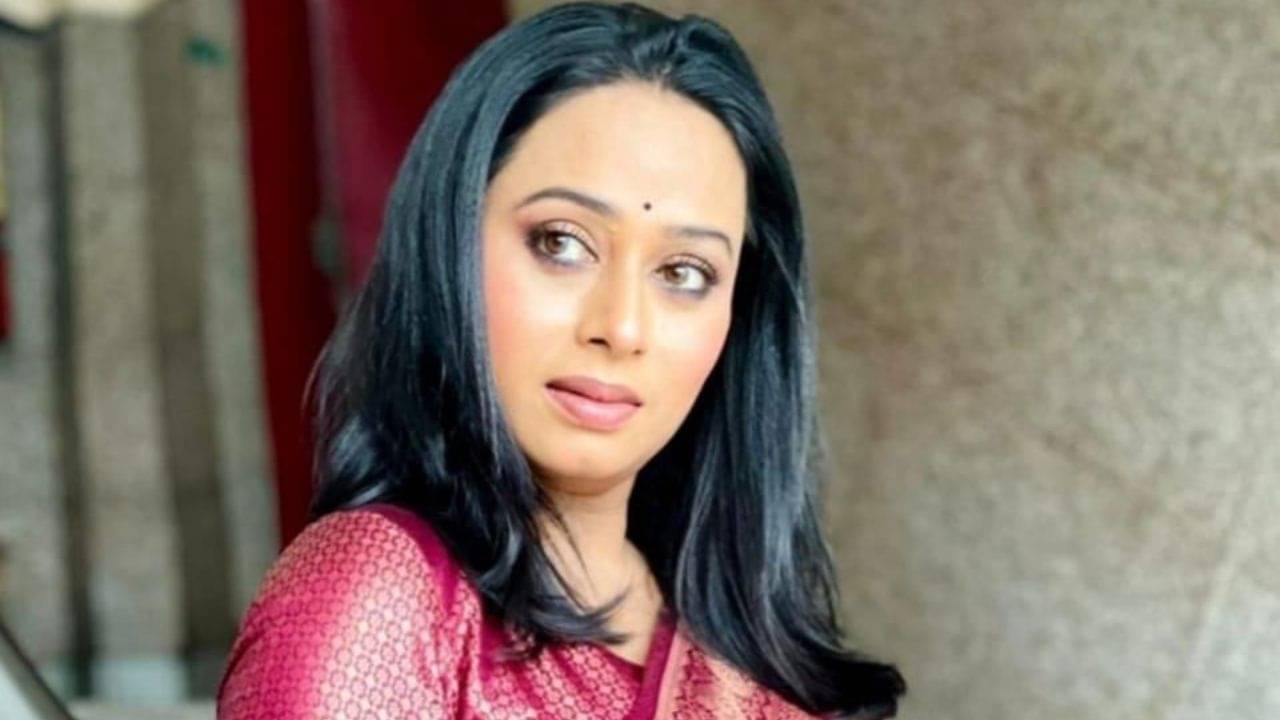 বিয়েতে অরুচি! জামাইষষ্ঠীর দিন হা-হুতাশ করতে থাকেন অভিনেত্রী রাজশ্রীর মা...