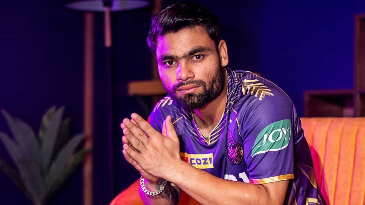 Rinku Singh: খেলা থামিয়ে মাঝ ময়দানে কাকে কোলে তুলে নিলেন রিঙ্কু সিং? Rinku Singh: খেলা থামিয়ে মাঝ ময়দানে কাকে কোলে তুলে নিলেন রিঙ্কু সিং?