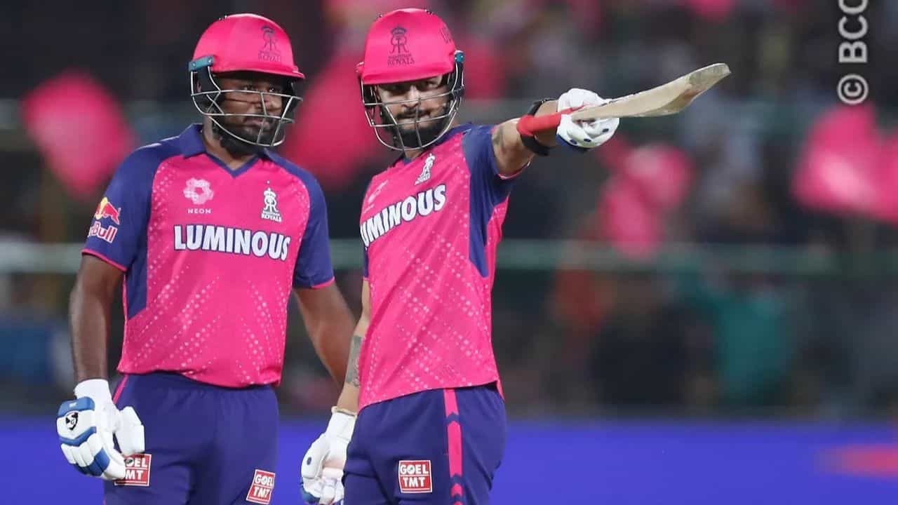 IPL, RR vs GT: রশিদ আতঙ্ক কাটিয়ে রিয়ান-সঞ্জুর ব্যাটে বড় স্কোর রাজস্থানের IPL, RR vs GT: রশিদ আতঙ্ক কাটিয়ে রিয়ান-সঞ্জুর ব্যাটে বড় স্কোর রাজস্থানের