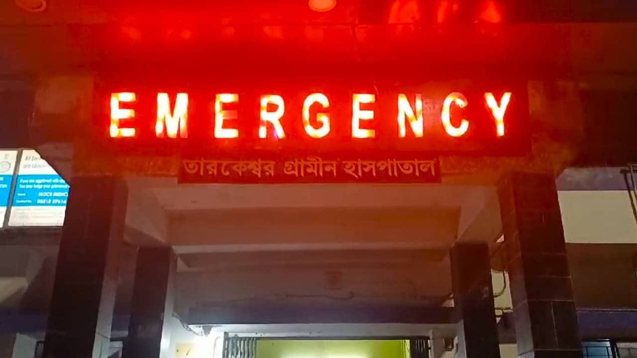 Road Accident: রক্তে ভাসল শনির রাত, পিছনে পিছনে চার গাড়ির ধাক্কা, রাজ্যের তিন প্রান্তে আহত ১৬