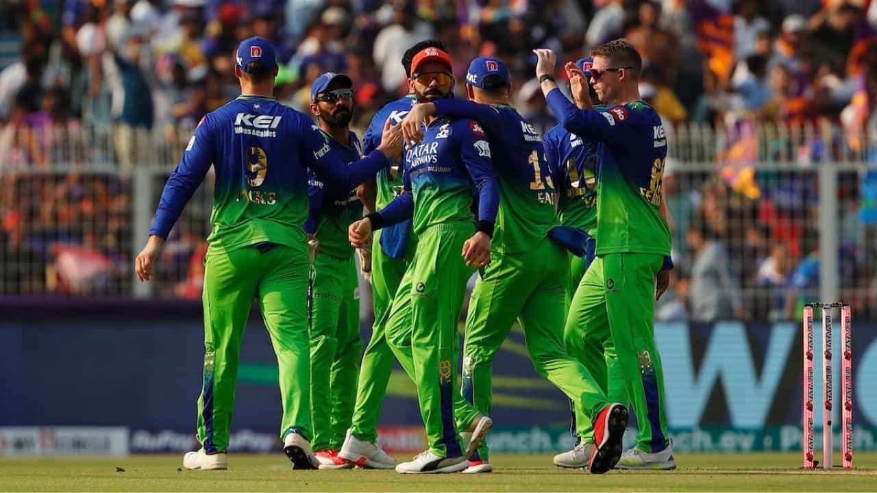 RCB, IPL 2024: এক নয়, সামনে ৪ লক্ষ্য; ইডেনে কি ইতিহাস বদলাতে পারবে RCB? RCB, IPL 2024: এক নয়, সামনে ৪ লক্ষ্য; ইডেনে কি ইতিহাস বদলাতে পারবে RCB?