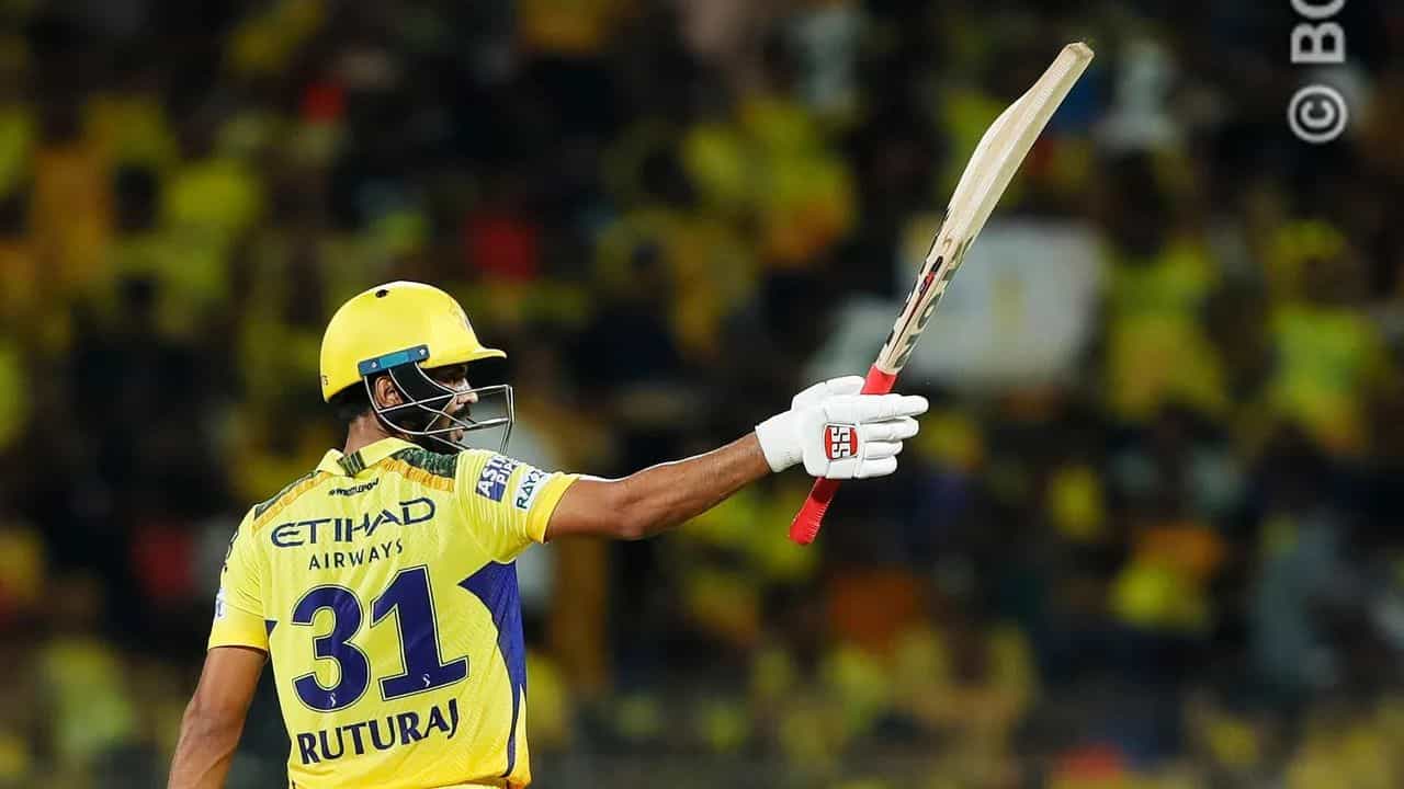 Ruturaj Gaikwad Century: স্ত্রী উৎকর্ষার চ্যালেঞ্জ! CSK-এর নস্টালজিয়ার দিনে সেঞ্চুরি ঋতুরাজের Ruturaj Gaikwad Century: স্ত্রী উৎকর্ষার চ্যালেঞ্জ! CSK-এর নস্টালজিয়ার দিনে সেঞ্চুরি ঋতুরাজের