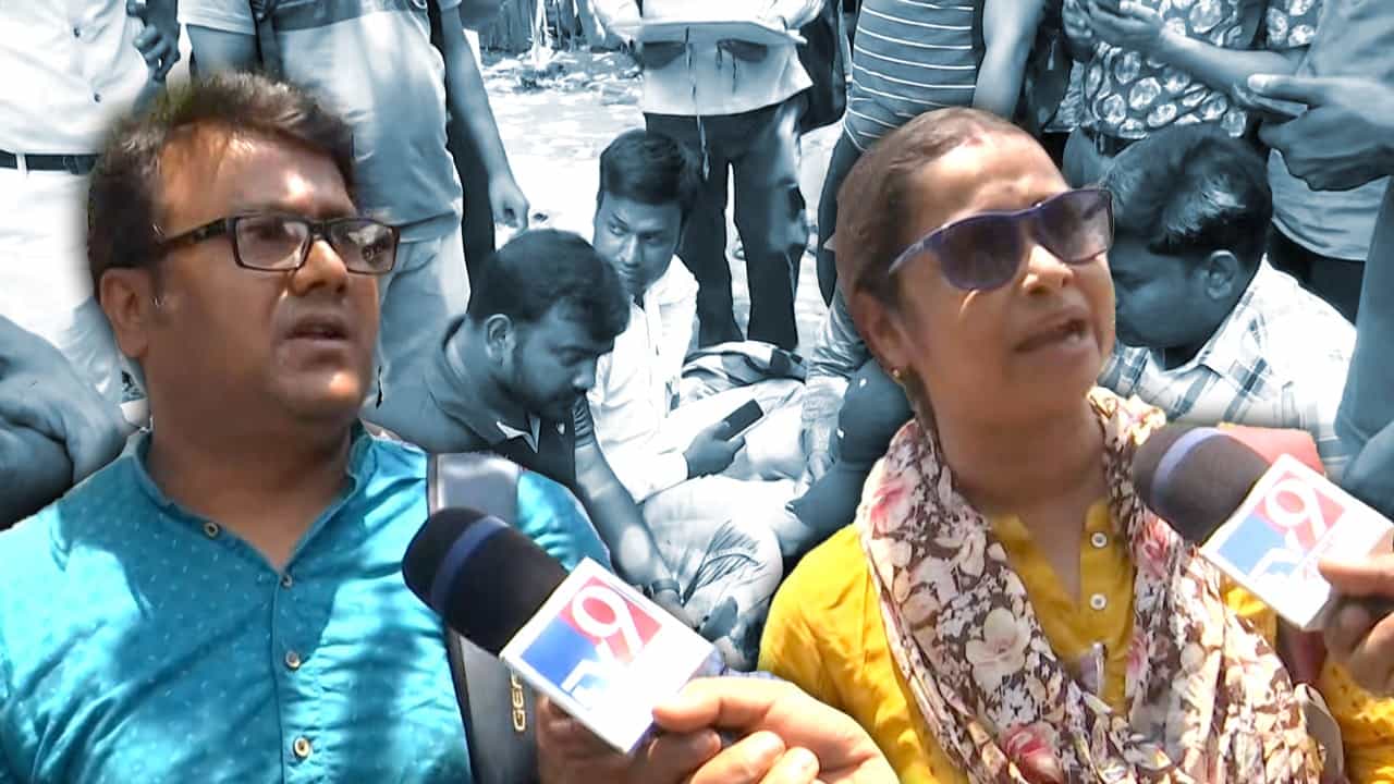 SSC Scam Case: 'যোগ্য' চাকরিহারাদের এপ্রিল মাসের বেতন দেবে সরকার: সূত্র SSC Scam Case: 'যোগ্য' চাকরিহারাদের এপ্রিল মাসের বেতন দেবে সরকার: সূত্র