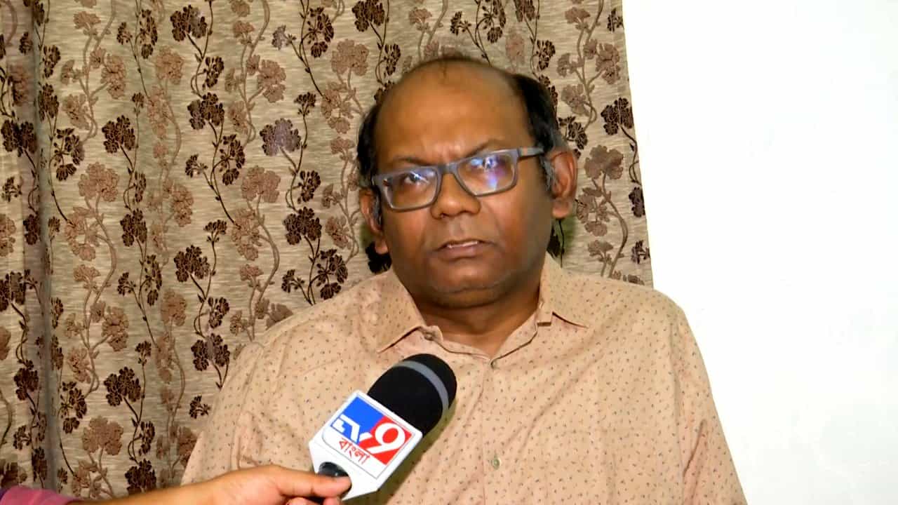 BJP: দূরে সরিয়ে দিচ্ছে দল? কী বলছেন অভিমানী সায়ন্তন? BJP: দূরে সরিয়ে দিচ্ছে দল? কী বলছেন অভিমানী সায়ন্তন?