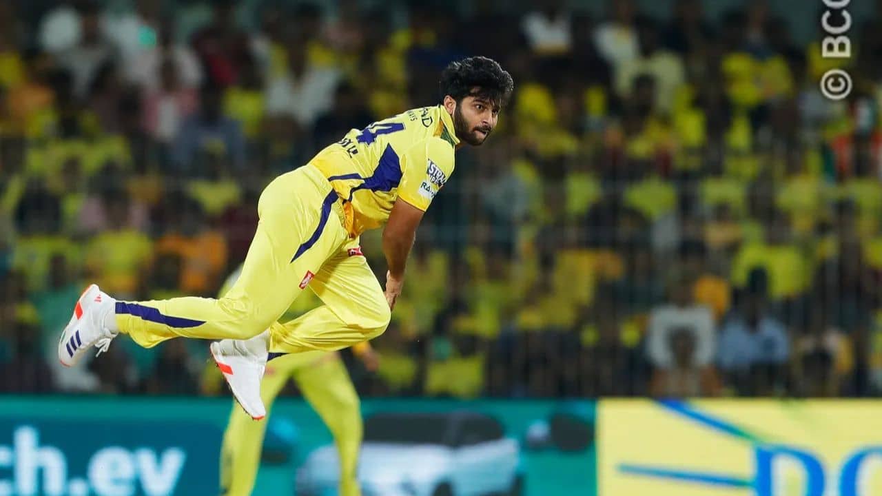 CSK VS KKR: দু-বছর পর হলুদ জার্সিতে, লর্ড কেমন পারফর্ম করলেন!