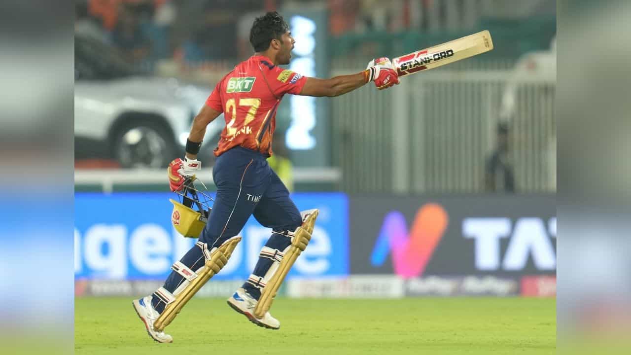 PBKS, IPL 2024: ব্যাট হাতে যখন নামি, মনে করি আমিই সেরা... বলছেন পঞ্জাবের হিরো শশাঙ্ক সিং PBKS, IPL 2024: ব্যাট হাতে যখন নামি, মনে করি আমিই সেরা... বলছেন পঞ্জাবের হিরো শশাঙ্ক সিং