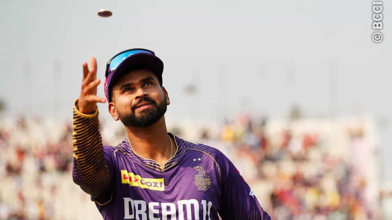 Shreyas Iyer: এক চুমুতেই সাফল্য... KKR ক্যাপ্টেন শ্রেয়স আইয়ারের জয়ের রহস্য প্রকাশ্যে Shreyas Iyer: এক চুমুতেই সাফল্য... KKR ক্যাপ্টেন শ্রেয়স আইয়ারের জয়ের রহস্য প্রকাশ্যে