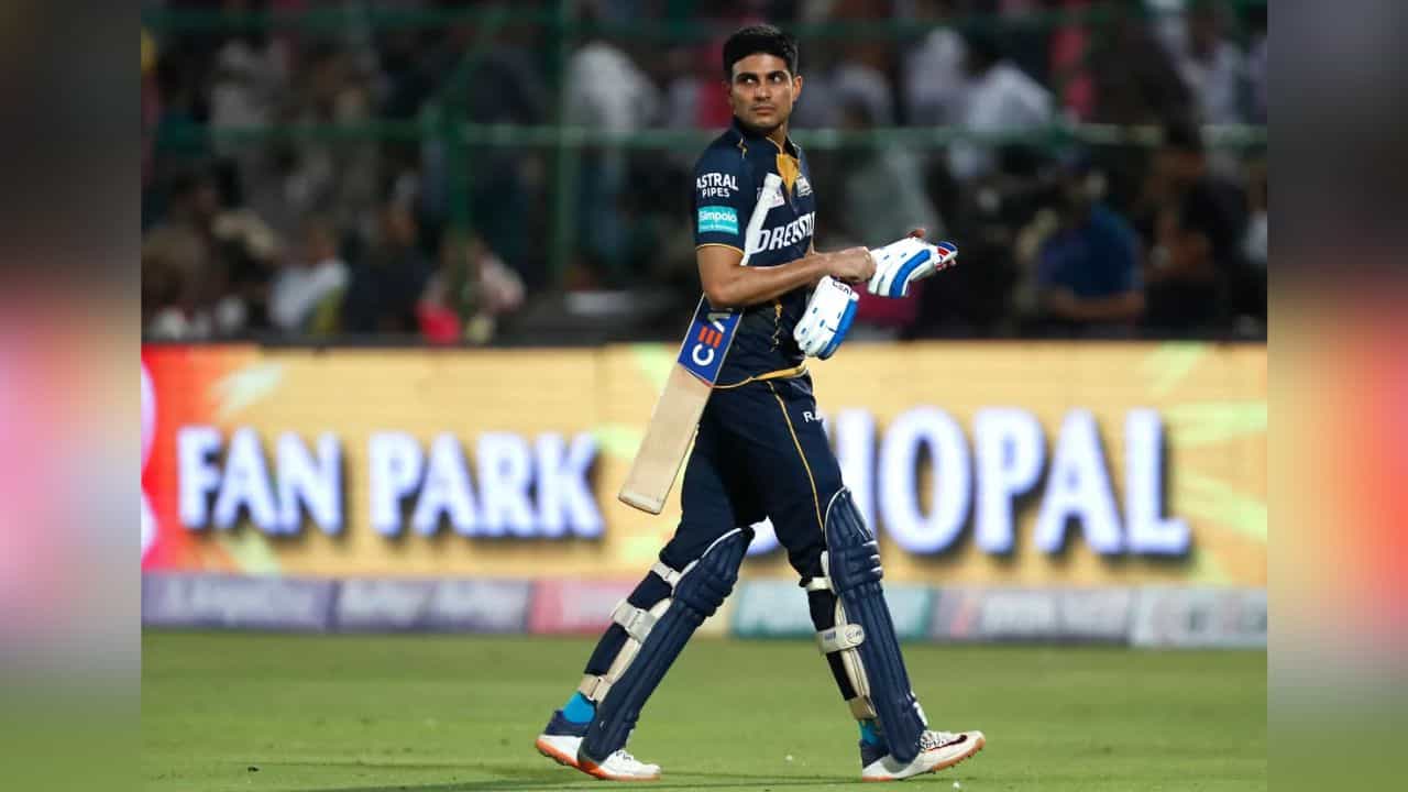 Shubman Gill: কিং কোহলির IPL রেকর্ড ভেঙে চুরমার, সিংহাসনে প্রিন্স শুভমন গিল Shubman Gill: কিং কোহলির IPL রেকর্ড ভেঙে চুরমার, সিংহাসনে প্রিন্স শুভমন গিল