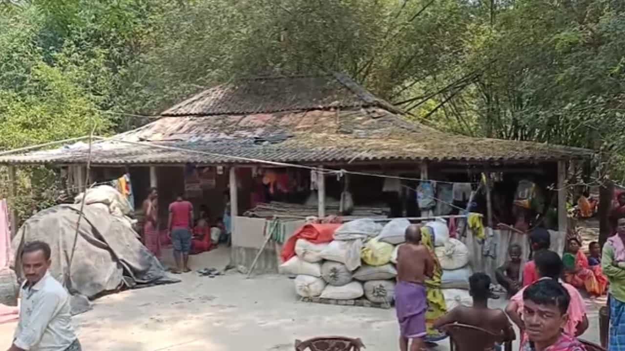 TMC Leader Death: ভোটের আগে আত্মহত্যা করলেন তৃণমূল নেতা TMC Leader Death: ভোটের আগে আত্মহত্যা করলেন তৃণমূল নেতা
