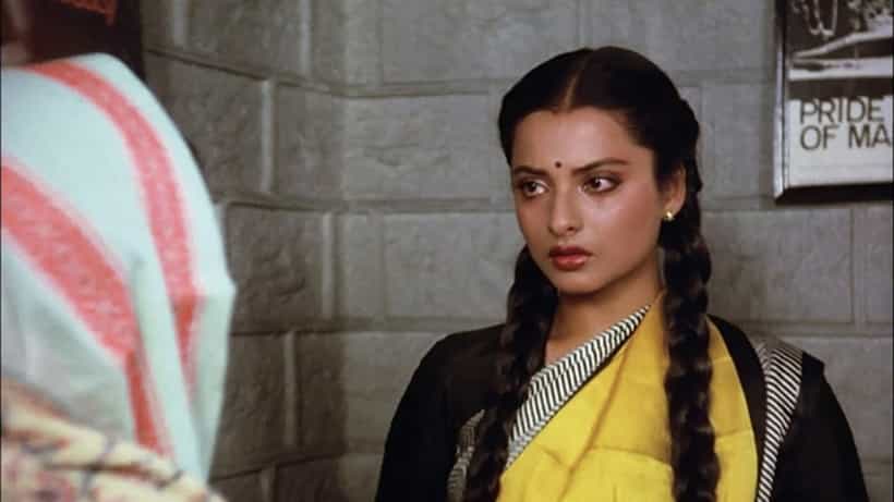 রেখার দুচোখ ভর্তি জল, নিজের ভুলে ধমক খেয়ে দ্রুত করে ছিলেন এই কাজ...