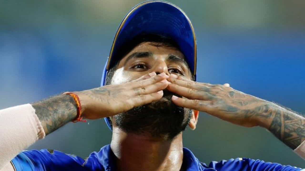 MI, IPL 2024: দারুণ শট! মুম্বইয়ের নেটে সূর্যকুমার যাদবকে মুগ্ধ করলেন কে? MI, IPL 2024: দারুণ শট! মুম্বইয়ের নেটে সূর্যকুমার যাদবকে মুগ্ধ করলেন কে?