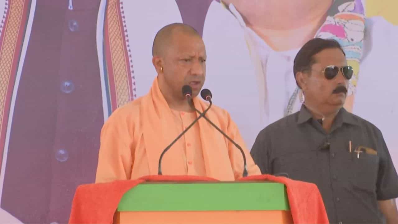 Yogi Adityanath: রাম-নবমীর দিন UP-তে অশান্তি হয় না, বাংলায় কেন হল? প্রশ্ন যোগীর Yogi Adityanath: রাম-নবমীর দিন UP-তে অশান্তি হয় না, বাংলায় কেন হল? প্রশ্ন যোগীর