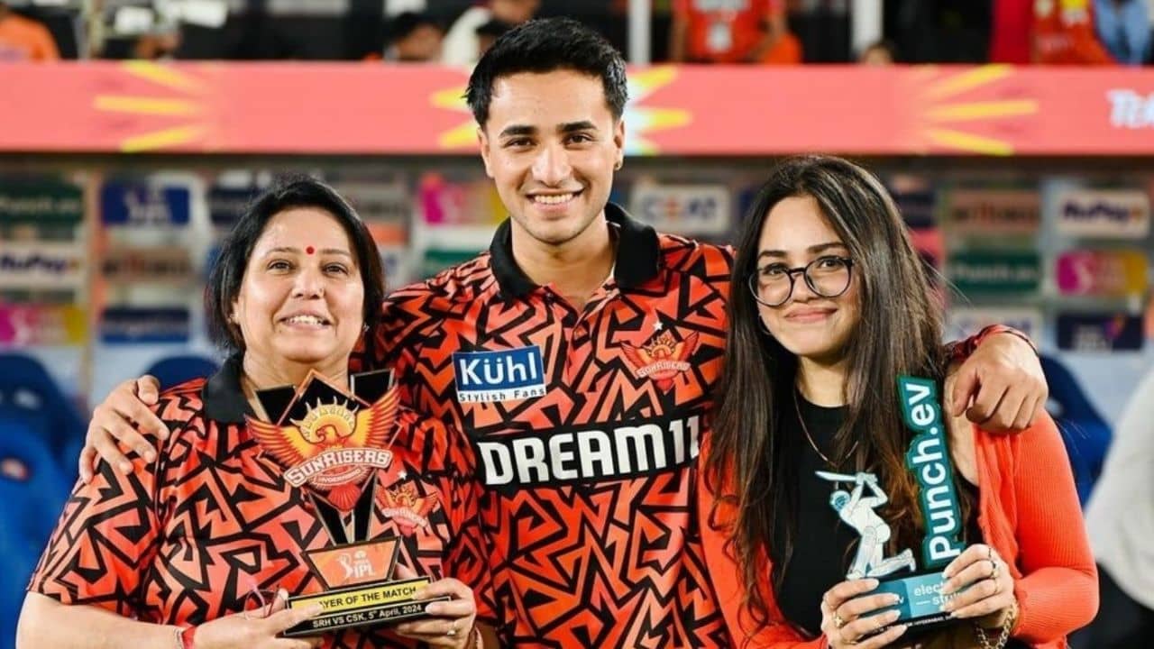Abhishek Sharma: যুবির কাছে কেন ধমক খেলেন SRH এর রাইজিং স্টার অভিষেক শর্মা?