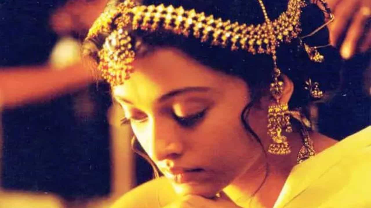৫০শেও এত জেল্লা, এই খাবারগুলি দাঁতে কাটেন না ঐশ্বর্য ৫০শেও এত জেল্লা, এই খাবারগুলি দাঁতে কাটেন না ঐশ্বর্য