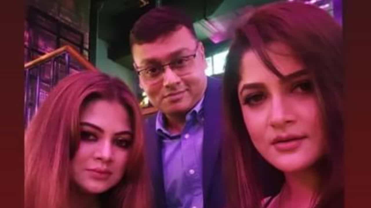 টেকেনি কোনও বিয়েই! চর্চিত প্রেমিকের সঙ্গে পার্টি শ্রাবন্তীর, জানেন তাঁর পেশা? টেকেনি কোনও বিয়েই! চর্চিত প্রেমিকের সঙ্গে পার্টি শ্রাবন্তীর, জানেন তাঁর পেশা?