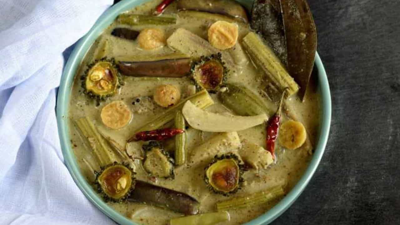 Bitter Gourd: শুক্তো খেতে ভালবাসেন, জানেন কি দুধ-করলা একসঙ্গে খাওয়া যায় না? Bitter Gourd: শুক্তো খেতে ভালবাসেন, জানেন কি দুধ-করলা একসঙ্গে খাওয়া যায় না?
