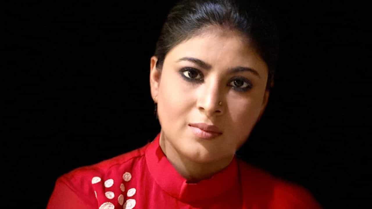 '...আমার কোল খালি', গর্ভস্থ্য সন্তানের মৃত্যুর পর ডুকরে ওঠেন বাঙালি নায়িকা বুলবুলি '...আমার কোল খালি', গর্ভস্থ্য সন্তানের মৃত্যুর পর ডুকরে ওঠেন বাঙালি নায়িকা বুলবুলি