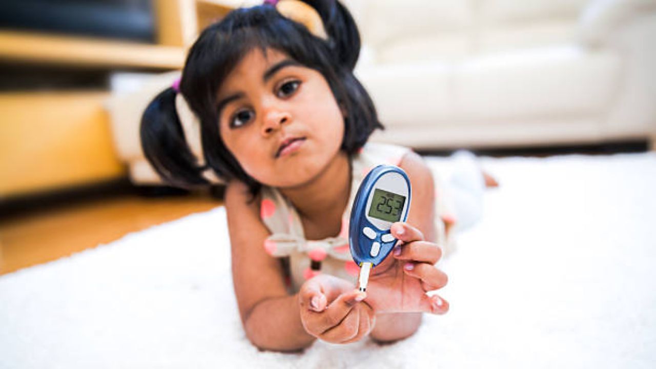 Diabetes in Children: ছোট বয়সেই ডায়াবেটিসের শিকার? সন্তানের রোজের পাতে এই ৫ খাবার রাখতে ভুলবেন না