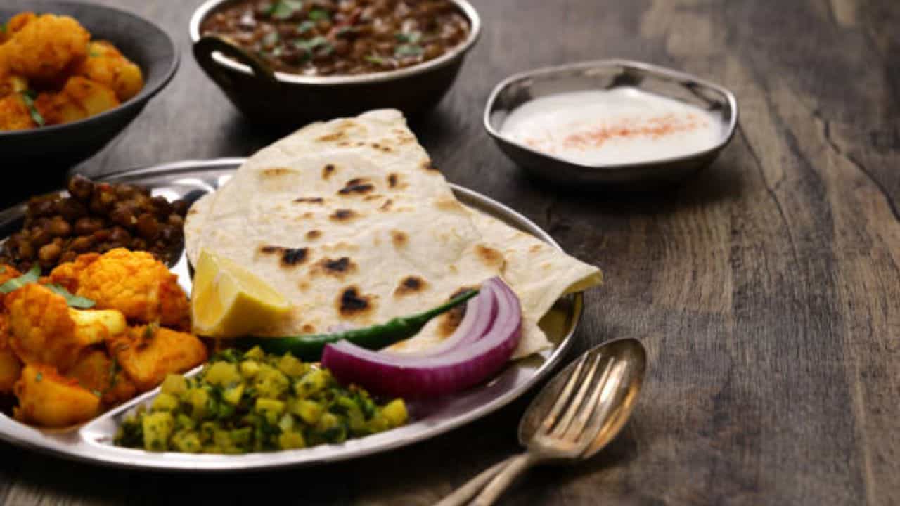 Curd-Vegetable: গরমে রোজ ভাতের সঙ্গে টক দই খাচ্ছেন, সঙ্গে এই ৬ সবজির তরকারি নেই তো? Curd-Vegetable: গরমে রোজ ভাতের সঙ্গে টক দই খাচ্ছেন, সঙ্গে এই ৬ সবজির তরকারি নেই তো?