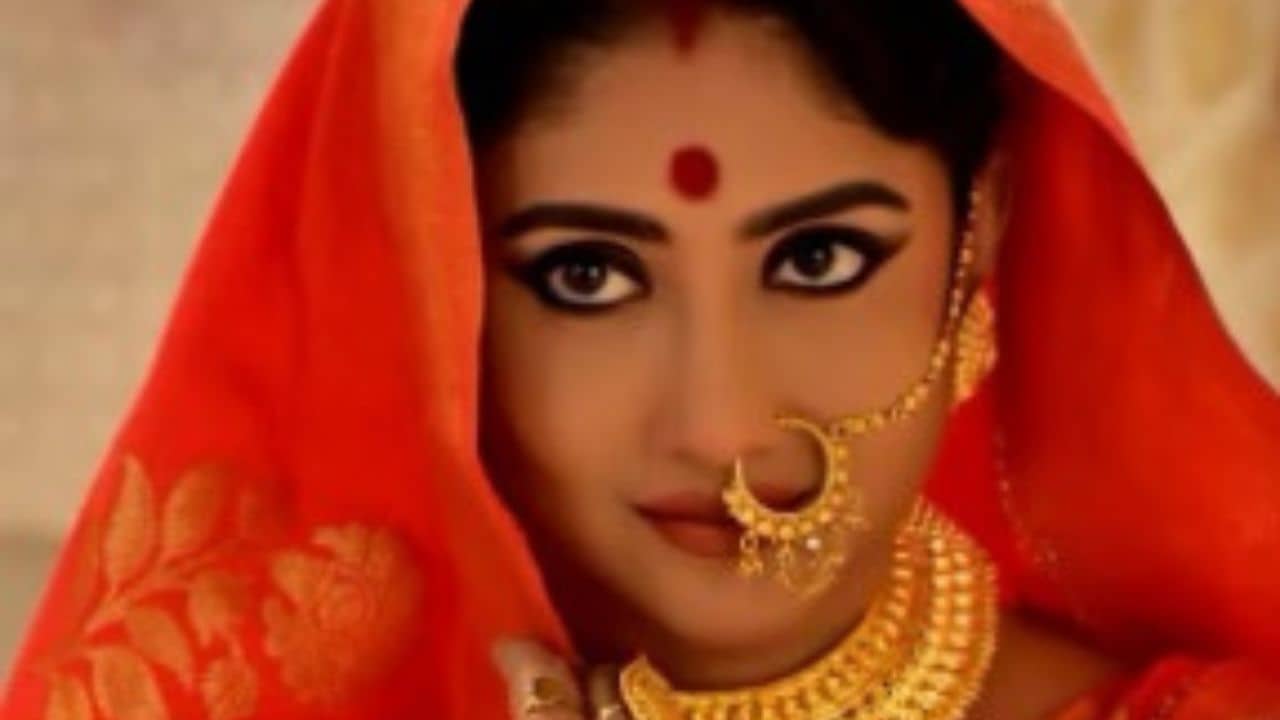 কনে সেজে অপেক্ষায় ছিলেন দেবলীনা, কিন্তু বরই আসেনি বিয়ে করতে!