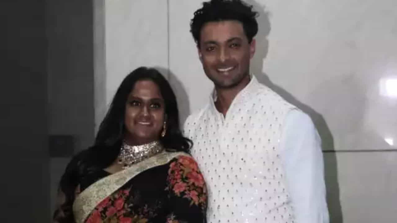 শরীর নিয়ে বিশ্রী মন্তব্য! স্বামীর থেকে সলমনের বোন কতটা বড় জানেন? শরীর নিয়ে বিশ্রী মন্তব্য! স্বামীর থেকে সলমনের বোন কতটা বড় জানেন?