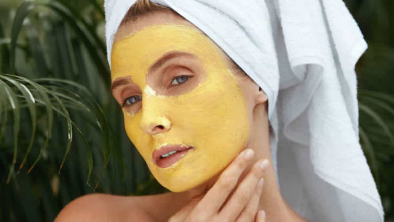 Besan for Skin: বেসনের সঙ্গে মেশান এসব উপাদান, গরমেও ত্বক চকচক করবে কাচের মতো Besan for Skin: বেসনের সঙ্গে মেশান এসব উপাদান, গরমেও ত্বক চকচক করবে কাচের মতো