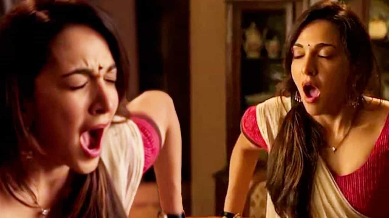 এক রাতেই সেক্স টয়ের বিক্রি বাড়িয়ে দেন কিয়ারা! উত্তেজনায় ব্যবসায়ীরা... এক রাতেই সেক্স টয়ের বিক্রি বাড়িয়ে দেন কিয়ারা! উত্তেজনায় ব্যবসায়ীরা...