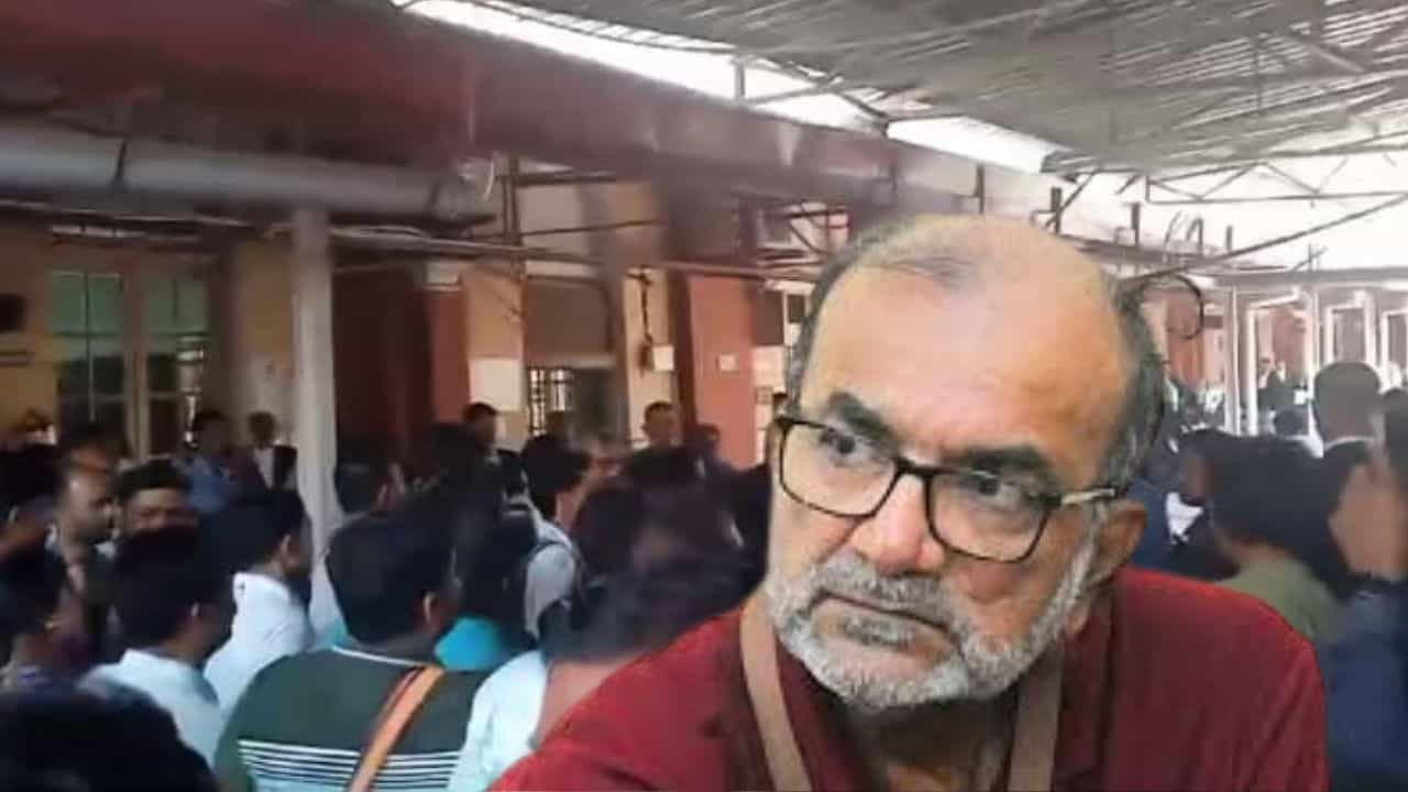 Recruitment Case-High Court: 'আপনার জন্যই প্যানেল বাতিল হচ্ছে...' এজলাস থেকে বেরতেই প্রার্থীরা ঘিরে ধরলেন বিকাশকে Recruitment Case-High Court: 'আপনার জন্যই প্যানেল বাতিল হচ্ছে...' এজলাস থেকে বেরতেই প্রার্থীরা ঘিরে ধরলেন বিকাশকে