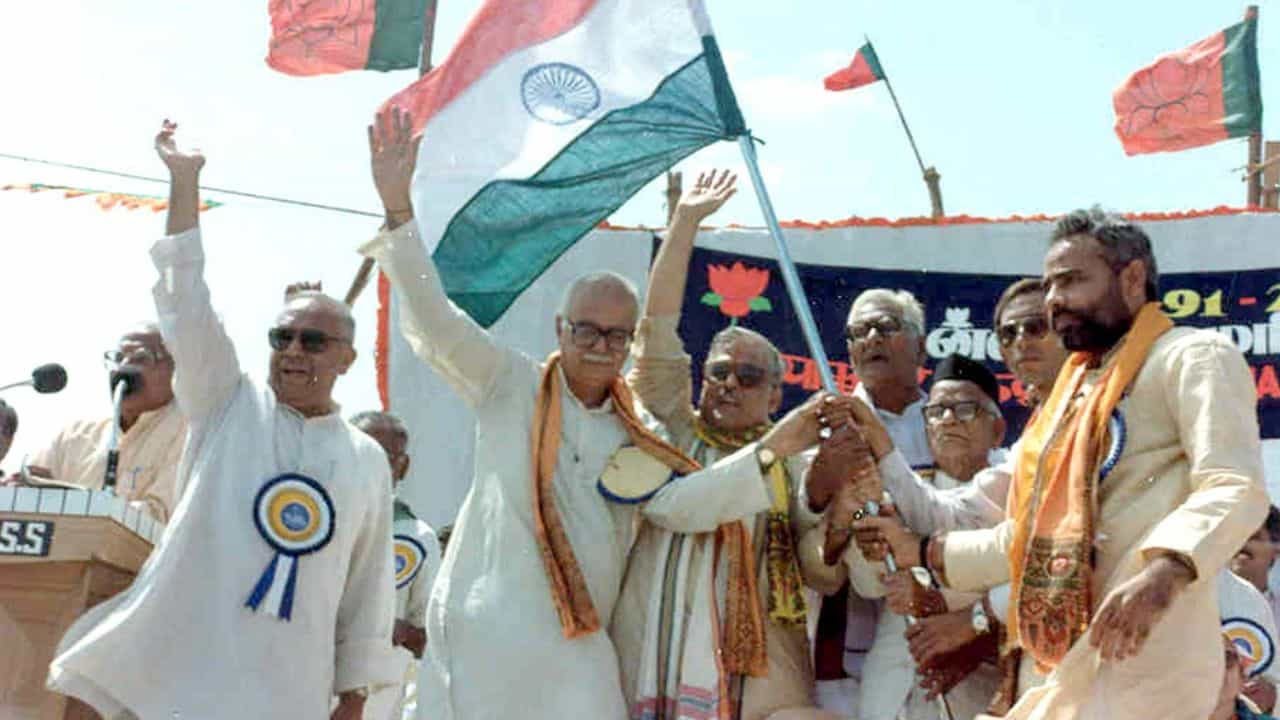 Narendra Modi: 'একতা যাত্রা' থেকে সম্পর্কের শুরু, তামিলনাড়ুতে স্মৃতিচারণ নরেন্দ্র মোদীর Narendra Modi: 'একতা যাত্রা' থেকে সম্পর্কের শুরু, তামিলনাড়ুতে স্মৃতিচারণ নরেন্দ্র মোদীর